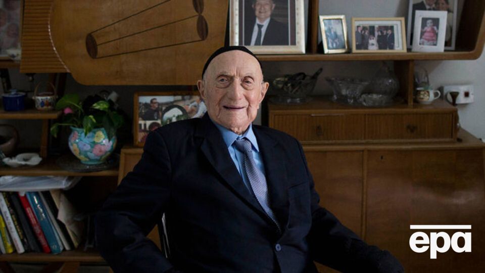 Во время Холокоста Криштал потерял первую жену и двух детей