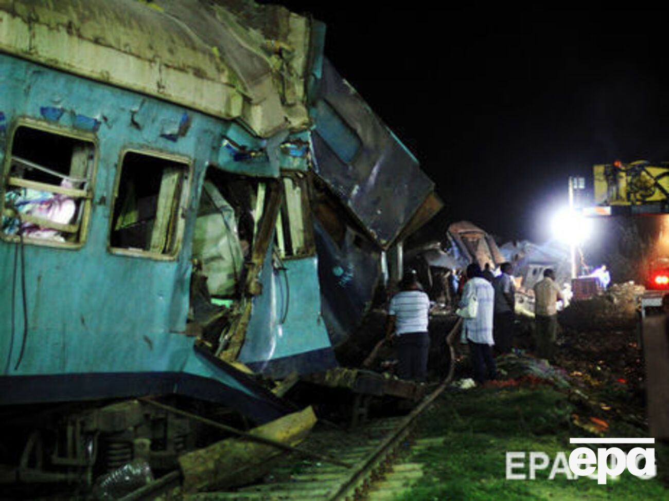 Чиновник после осмотра жертв столкновения поездов в Александрии был госпитализирован, но впал в кому, а после скончался
