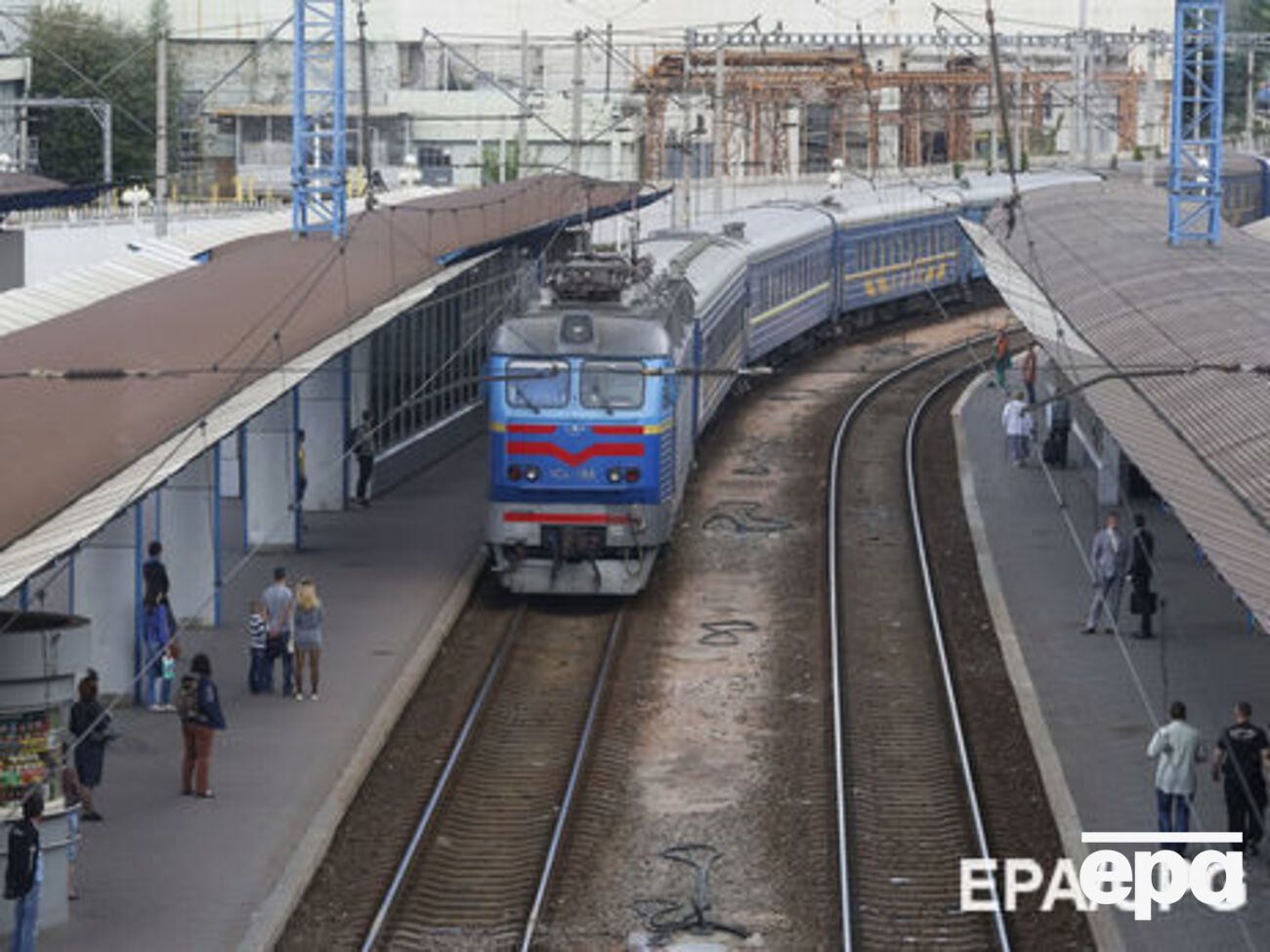 В ПАО "Укрзалізниця" предупреждают о возможных задержках поездов из-за ограничения скорости вследствие перегрева путей