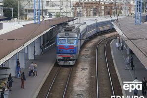 У ПАТ "Укрзалізниця" попереджають про можливі затримки потягів через обмеження швидкості внаслідок перегрівання рейок