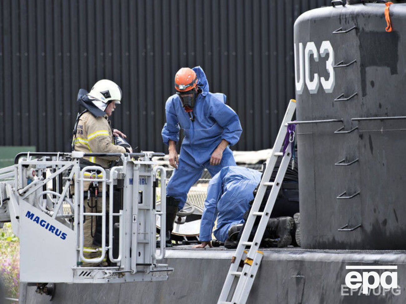 Cегодня подлодку подняли и обыскали