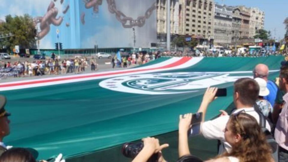 На акцію прийшли бійці батальйону імені Джохара Дудаєва і грузинського батальйону, які воюють на Донбасі, а також представники кримськотатарського народу