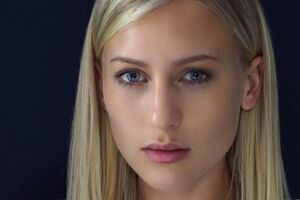 Лорейн заявила, що Мел Бі схиляла її до сексу зі своїм чоловіком