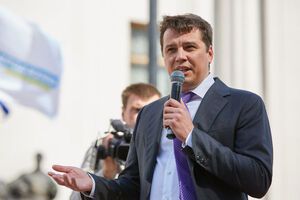 Владимир Пилипенко: вся борьба с коррупцией превратилась в шоу и свелась лишь к попыткам перенести ответственность на "бывших руководителей страны" и обещаниям расследовать громкие дела