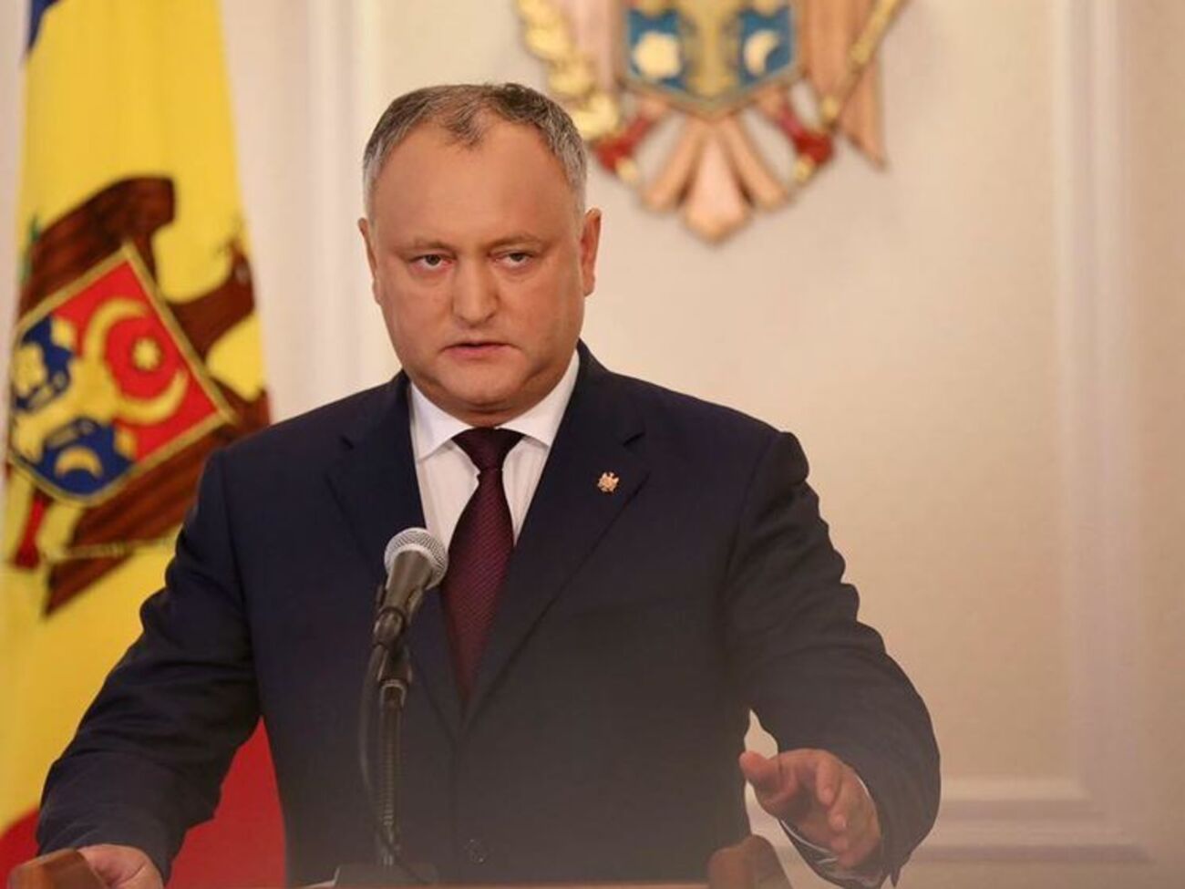 Додон пообіцяв "беззаперечно відстоювати безпеку і мир" у країні