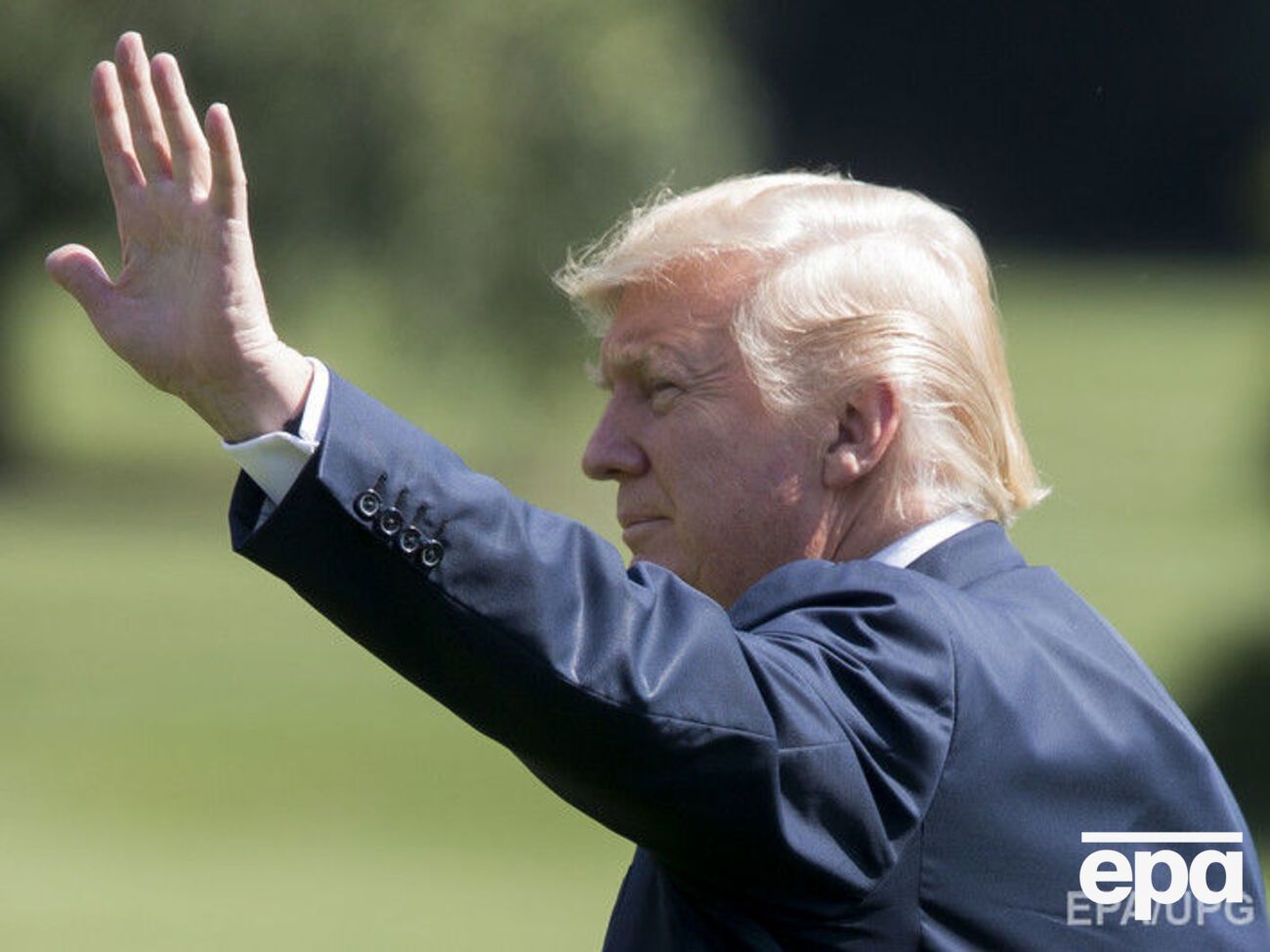 У лютому в Демократичній партії заявляли, що Трамп отримував кредити від банку, який частково належить близьким союзникам Путіна