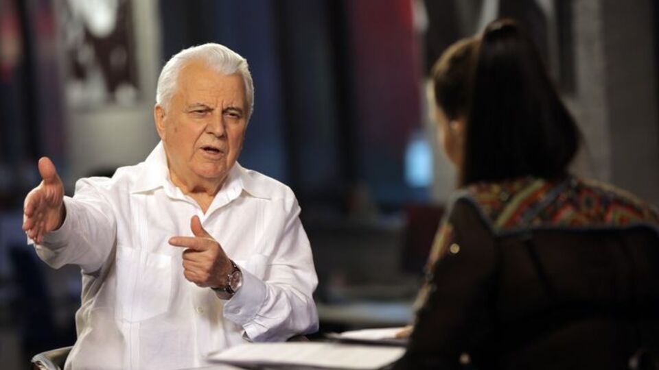Кравчук: Був у сіренькому піджачку, через рік–два після перебування при владі – уже долари, автомобілі, будинки...