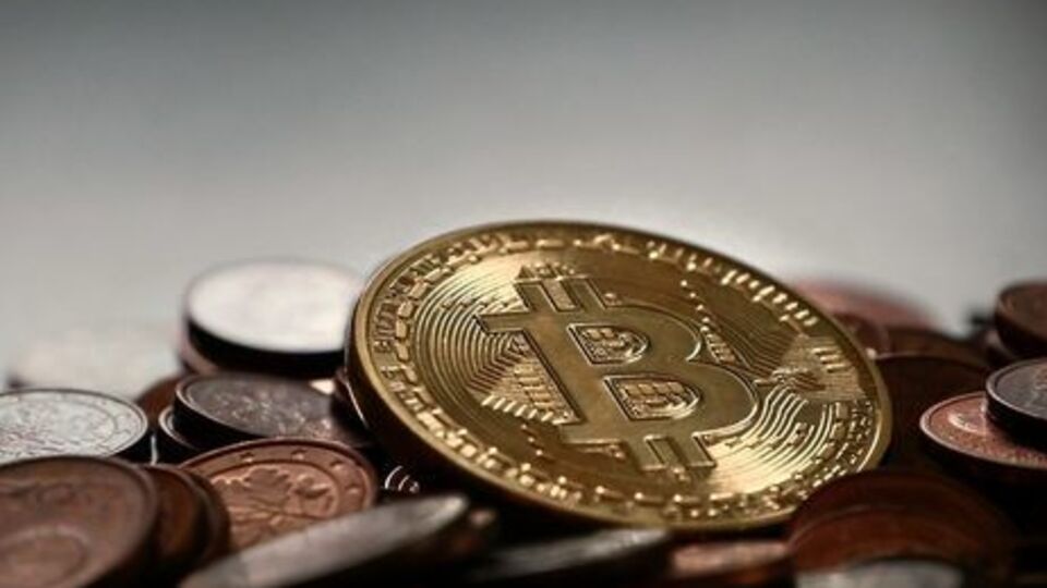 Курс биткоина к доллару 14 августа преодолел отметку $4000.