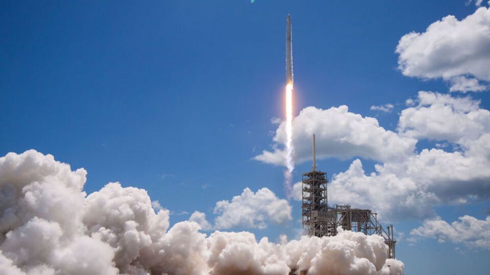 Dragon стикується з МКС 16 серпня