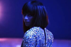 Зендая виконала головну роль у кліпі