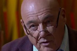 Познер: Ну пришел ко мне Шнур. И оказался никакой, я просто был поражен этому. Ему нечего было сказать, он не отвечал на вопросы, он был пустой, неинтересный