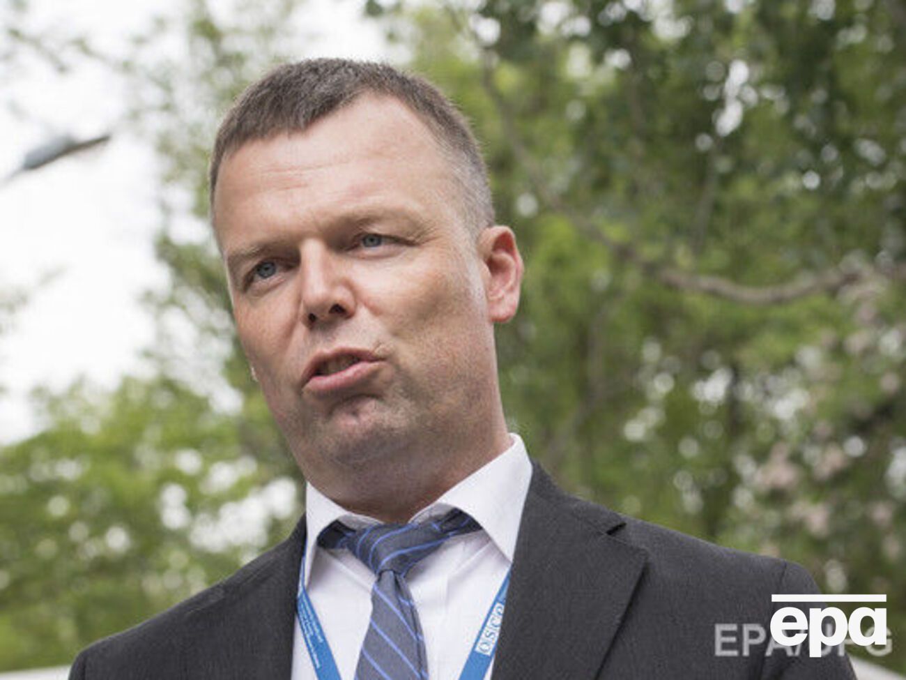 Наблюдатели видели российское вооружение на Донбассе, сказал Хуг