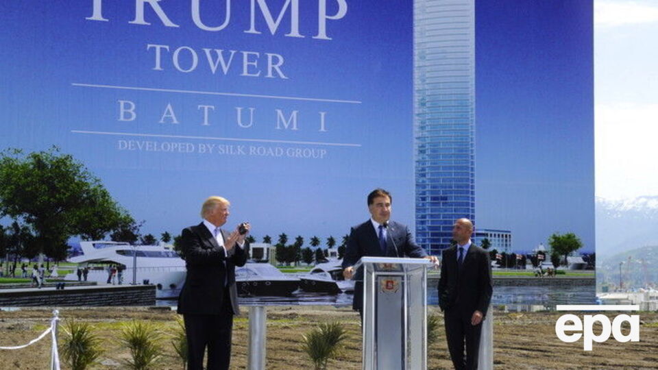 Апрель 2012 года, когда Трамп посетил Грузию, был "политически уязвимым временем" для тогдашнего президента Грузии Михаила Саакашвили, отмечает The New Yorker