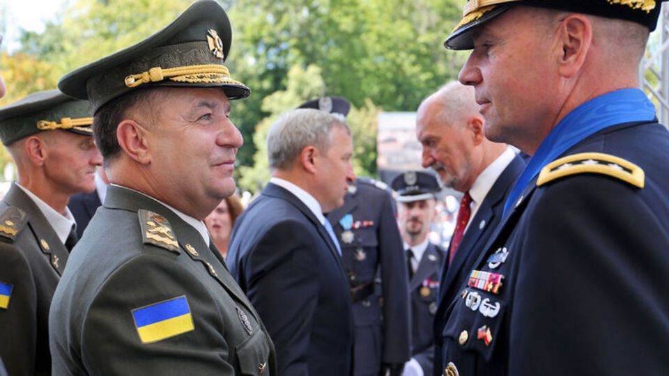 Полторак привітав Годжеса з нагородженням польським орденом