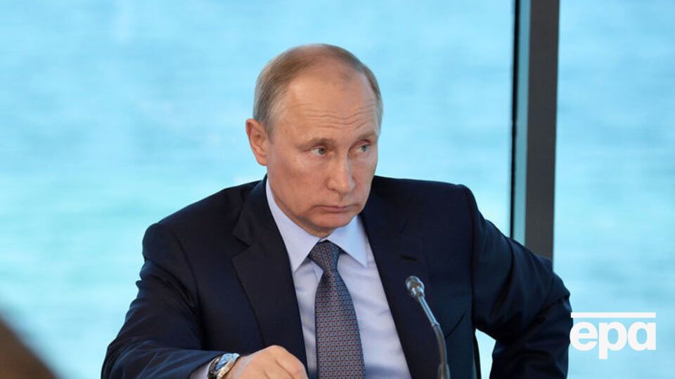 Путин призывает "внимательно посмотреть" на проект бюджета 2018 года