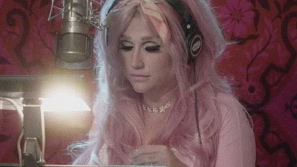 Kesha представила новый ролик