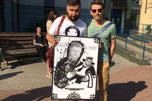 "Петя! Это перебор". У Днепровского отделения полиции в Киеве прошла акция в поддержку Шабунина. Фоторепортаж