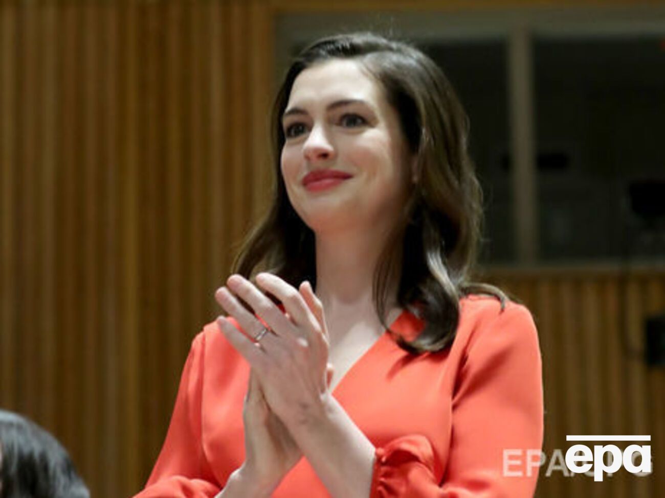 Интимные фото Хэтэуэй слили в открытый доступ