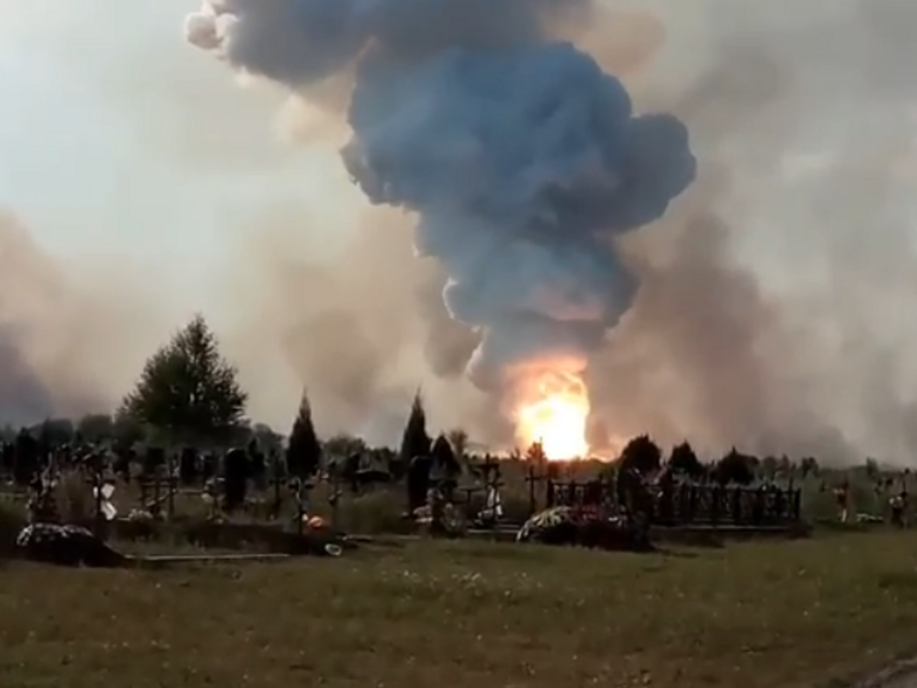 Завод розташований у Куйбишевському районі біля Лозівського кладовища