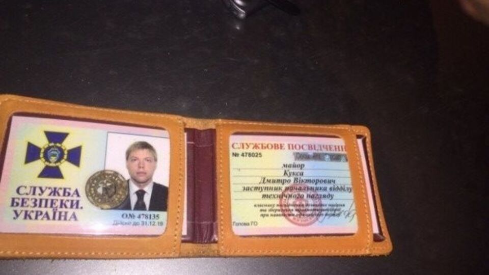 Мужчина скрылся с места преступление, бросив автомобиль