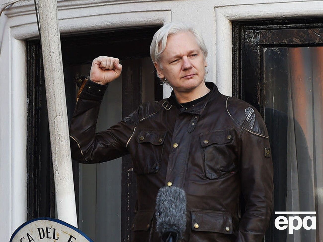 Джулиан Ассанж готов обсудить ситуацию с утечкой информации Демократической партии