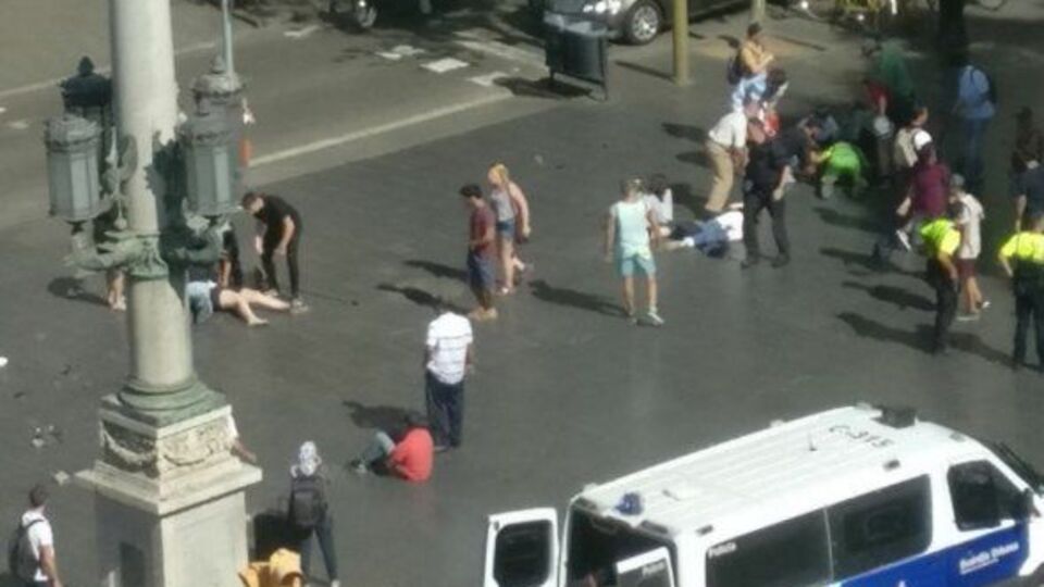 Очевидці повідомляють про десятки постраждалих