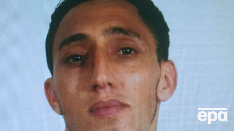 Поліція розповсюдила фото Дрісса Укабира, який орендував фургон