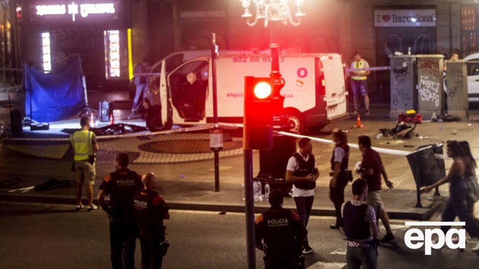 В Барселоне 13 человек погибли, больше 100 – пострадали