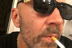 Шнуров: Следуя моде и общим культурным тенденциям, я вызываю Познера на батл. Это не мой и не его жанр, поэтому стартовые условия у нас равные