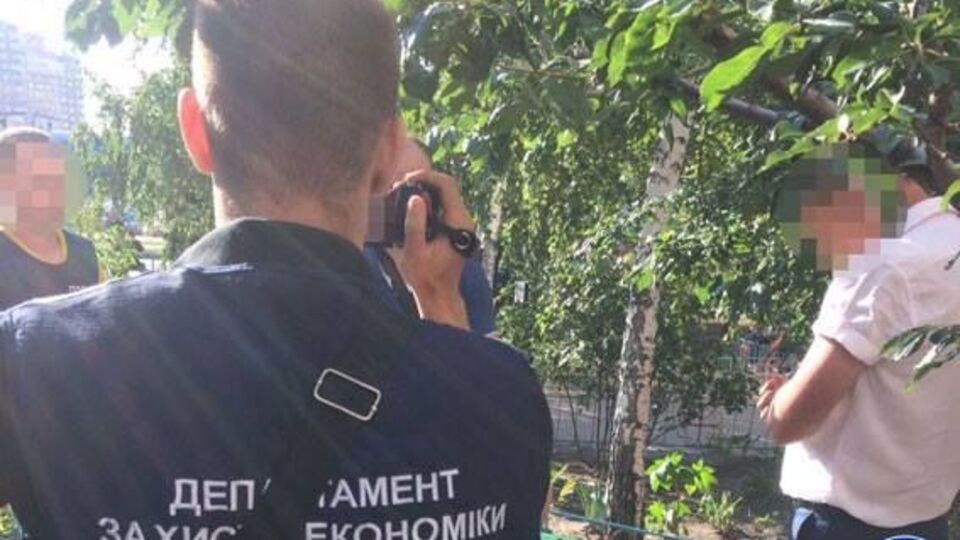 Обыск связан с задержанием на взятке чиновника КГГА