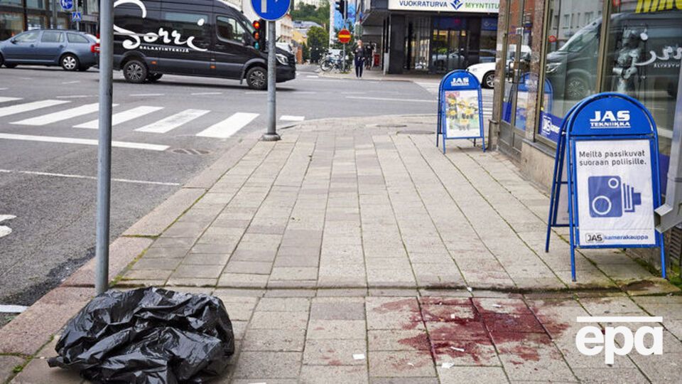 Невідомий напав із ножем на перехожих у центрі Турку