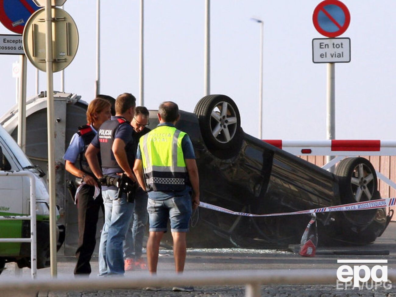 У Камбрільсі злочинці намагалися давити людей на Audi