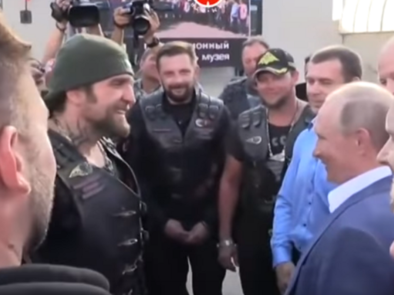 Залдостанов считается другом Путина