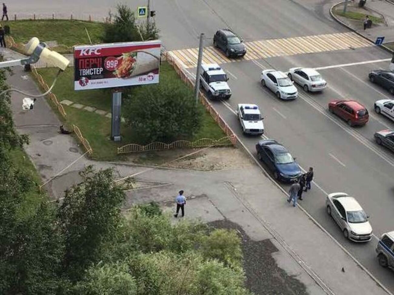 У російському Сургуті озброєний ножем чоловік напав на перехожих. Фоторепортаж
