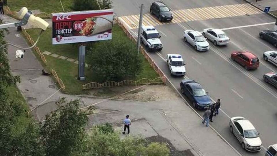 У російському Сургуті озброєний ножем чоловік напав на перехожих. Фоторепортаж
