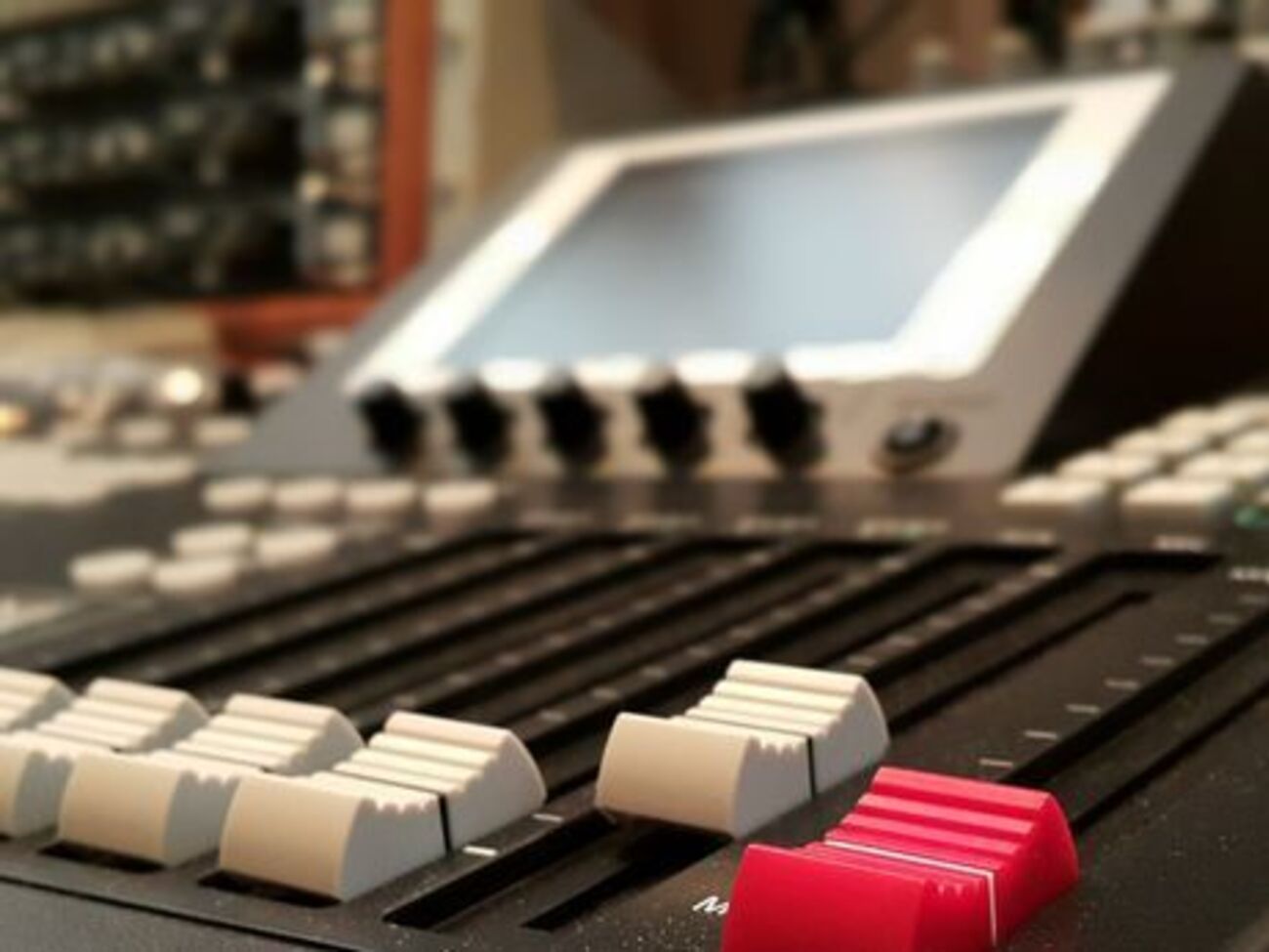 Реформы общественного вещания зависят от полноценного финансирования, заявил член правления НОТУ Родион Никоненко