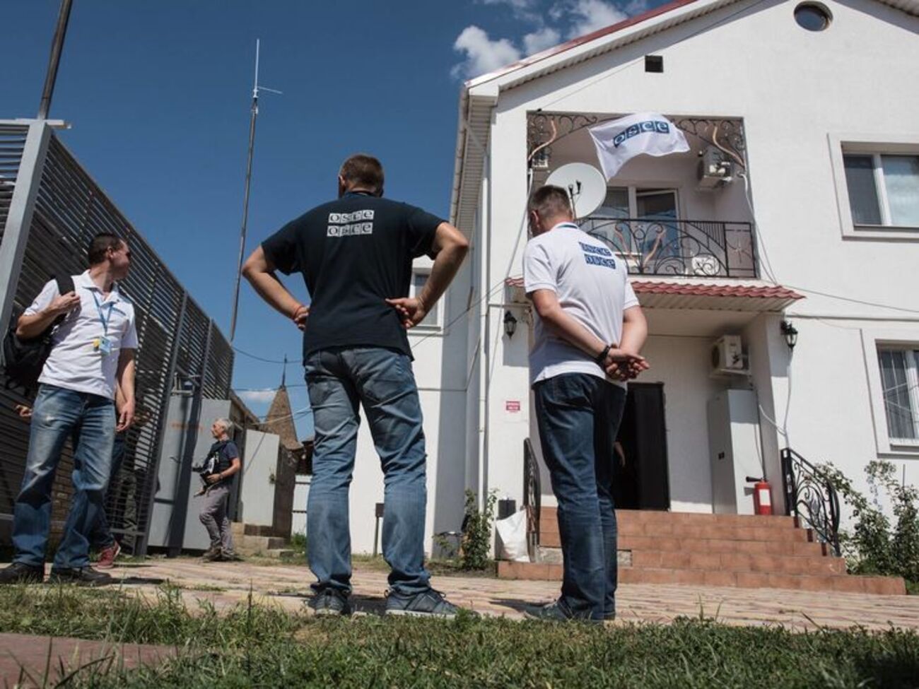 В Станице Луганской на постоянной основе будет находиться семь наблюдателей ОБСЕ