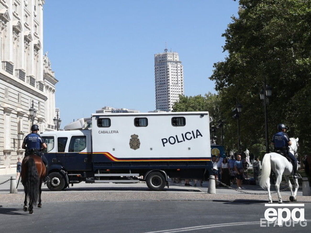 Поліція Каталонії стверджує, що загроза залишається