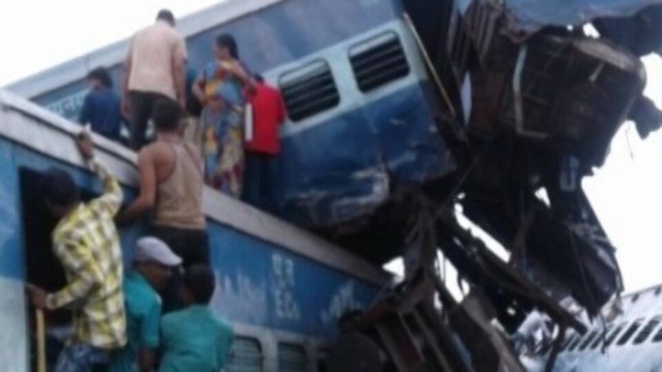 Із рейок зійшло вісім вагонів