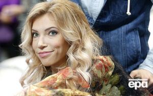 Самойлова мала представляти на "Євробаченні 2017" Росію, однак Україна відмовила їй у в'їзді через візит до окупованого Криму