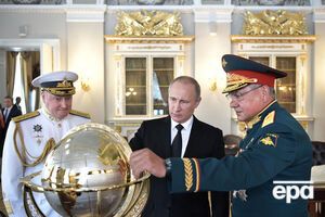 Головнокомандувач ВМФ Володимир Корольов, президент РФ Володимир Путін і міністр оборони Сергій Шойгу (зліва направо)