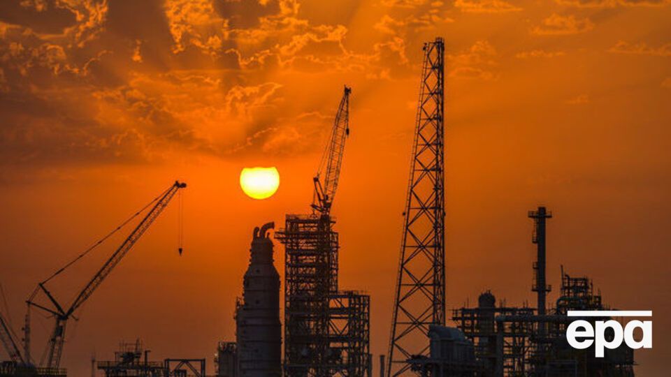 Приблизно третину всієї нафти, видобутої у Венесуелі, обробляють на американських нафтопереробних заводах