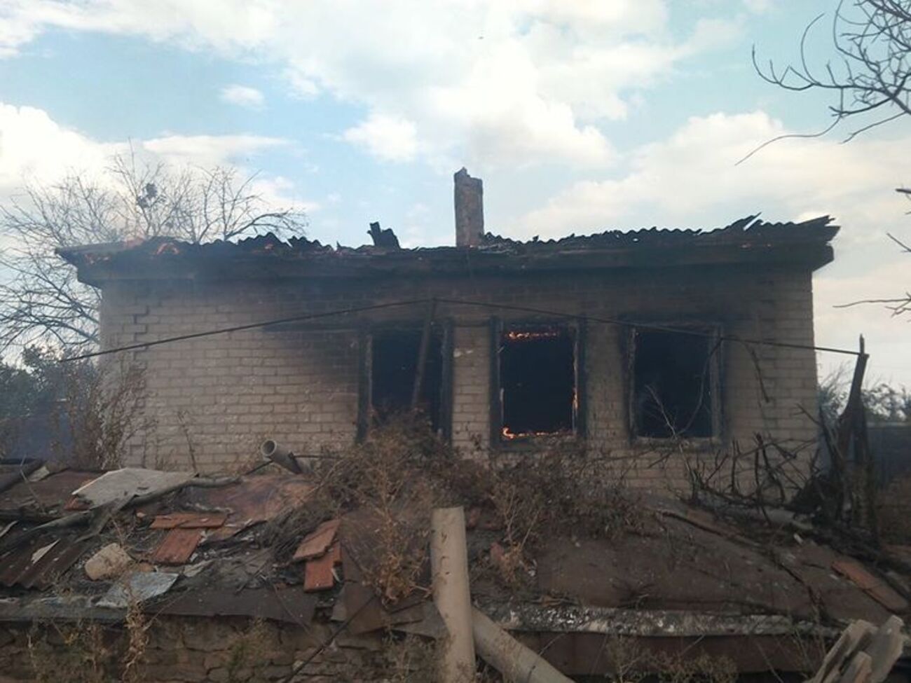 Зайцеве знову обстріляли, постраждали будинки мирних мешканців