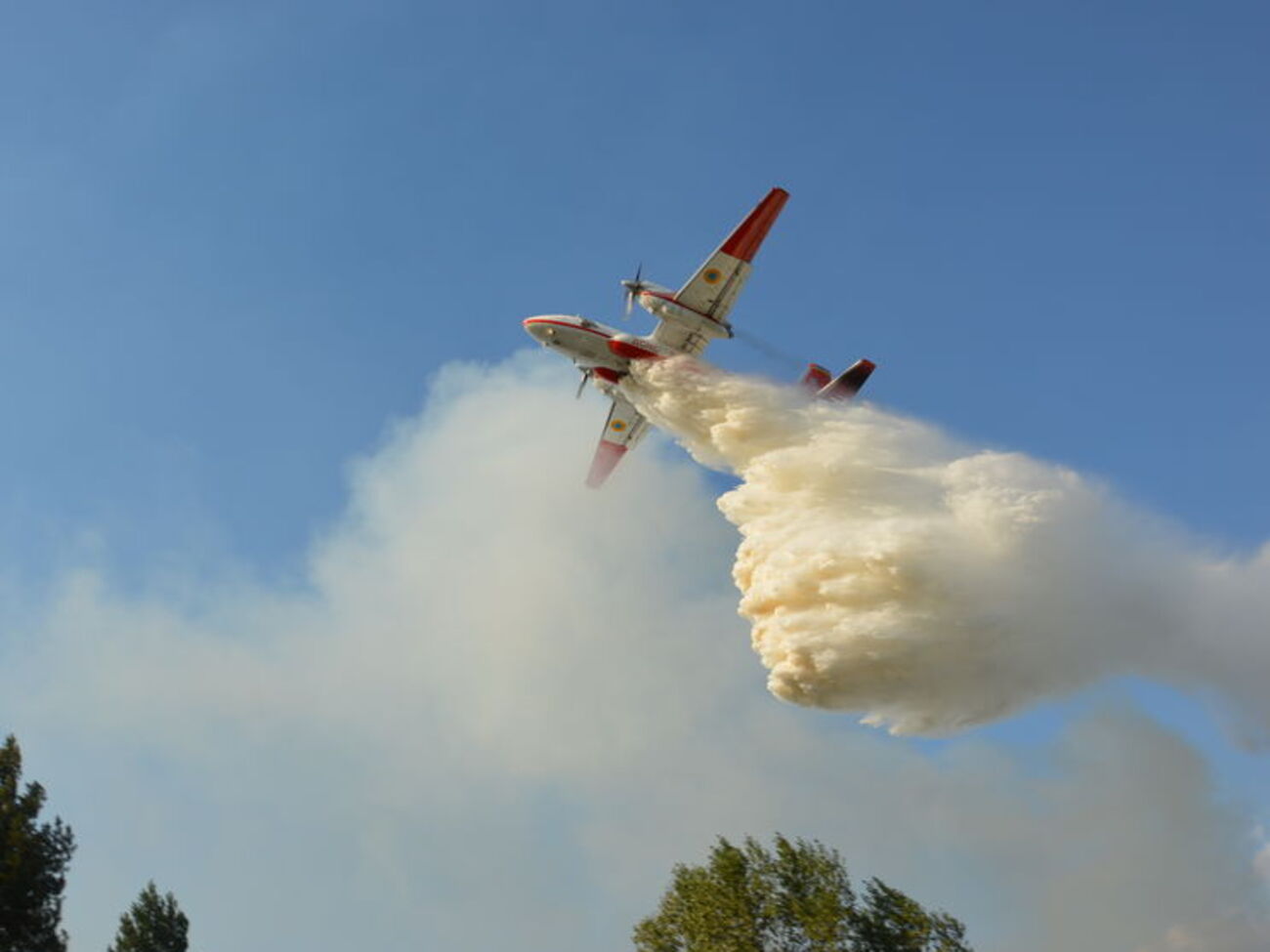 К тушению пожара привлечена спасательная авиация