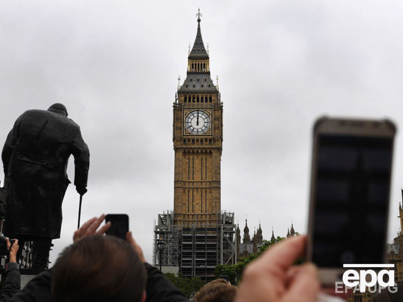 Поки невідомо, як довго буде мовчати знаменитий годинник