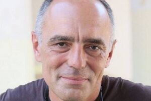 Юрий Касьянов: Потратьте эти деньги на оснащение армии и помощь инвалидам войны и семьям погибших