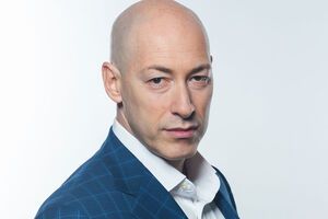 Гордон: Країна у стані війни має проводити паради для підняття бойового духу