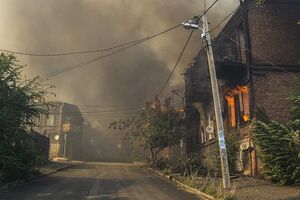 Горят около 30 домов на площади 10 тыс. м²