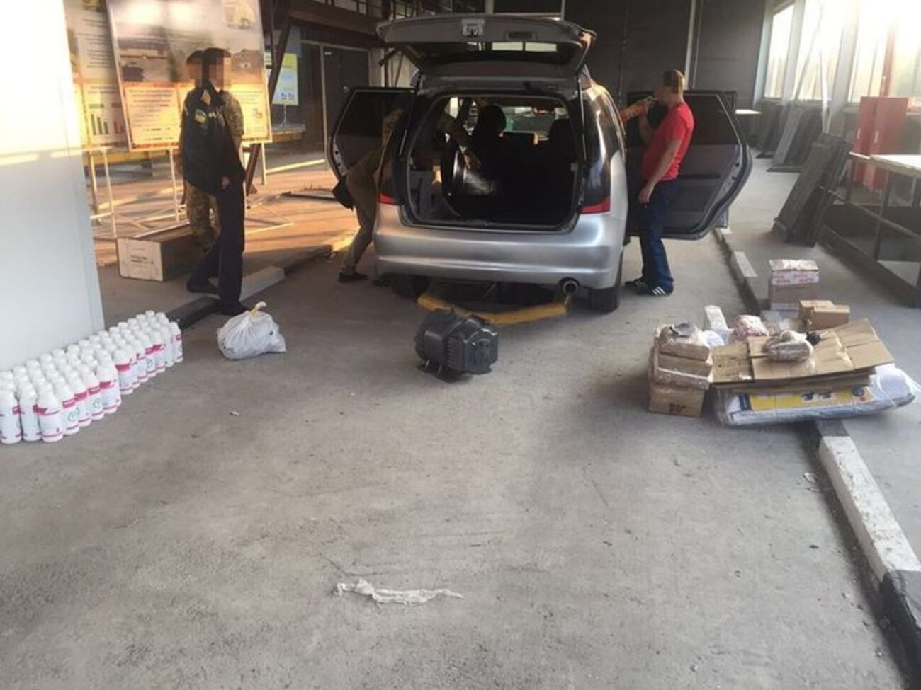 Контрабандисты пытались вывезти в Россию узлы и агрегаты для военно-транспортной авиации