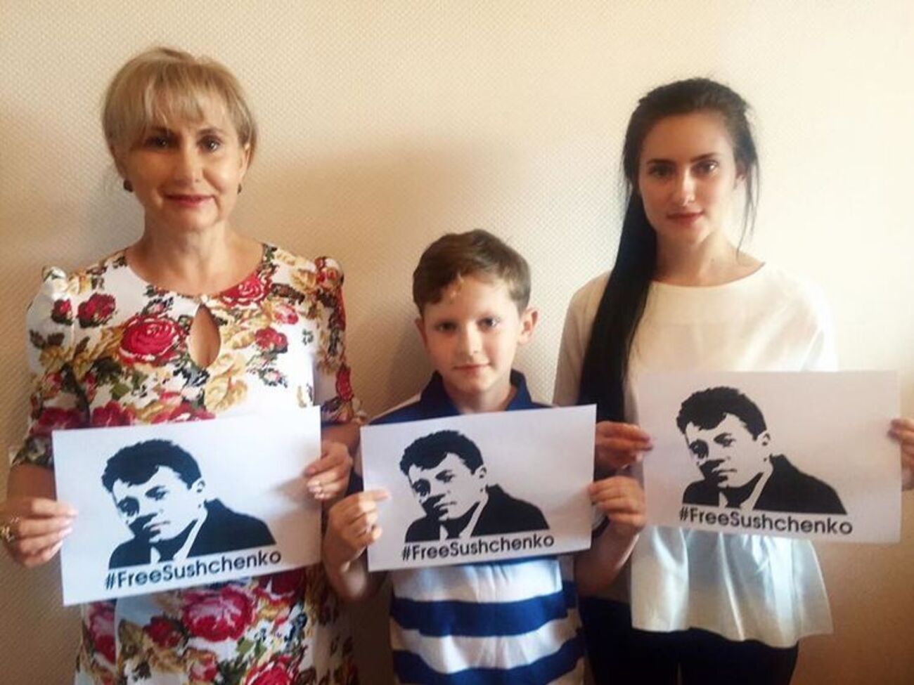 10 серпня Фейгін повідомив, що Сущенку дозволили побачення з дружиною й дочкою, а також дали право на дзвінок синові